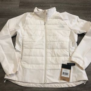 NWT! The North Face shelter hybrid jacket